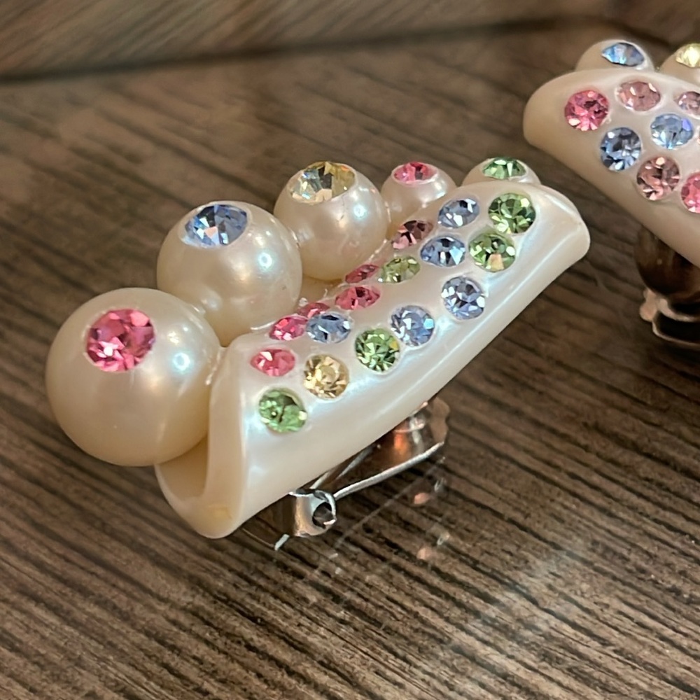 Vintage Unique Shaped Thermoset & Pastel Rhinestone Clip Earrings - Picture 10 of 16